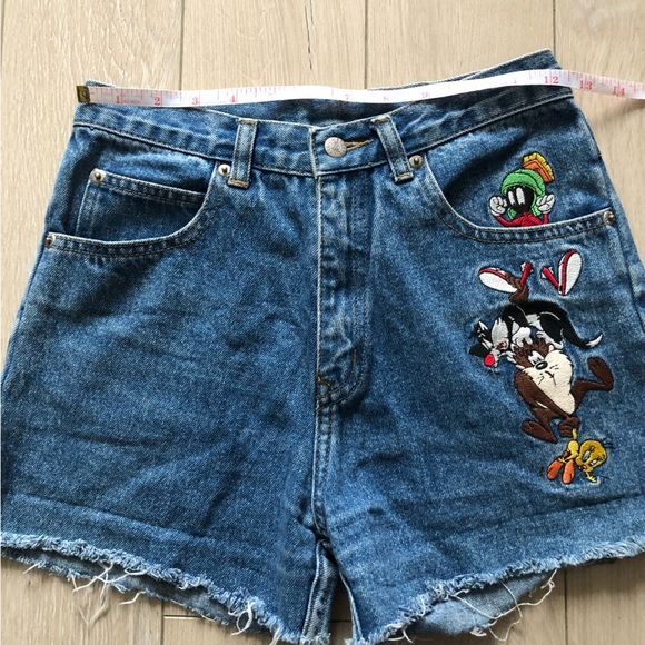 Vintage Warner Bros. Looney Tunes Embroidered Jean Shorts 24” Waist Kids 12 - Picture 2 of 9